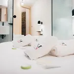 Moyua By People דירה *