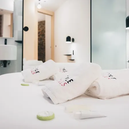 Moyua By People アパート *