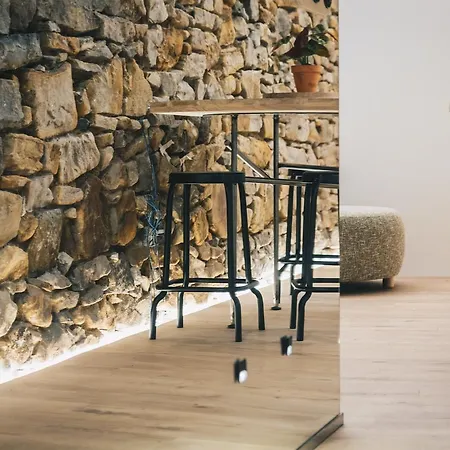 Moyua By People ビルバオ